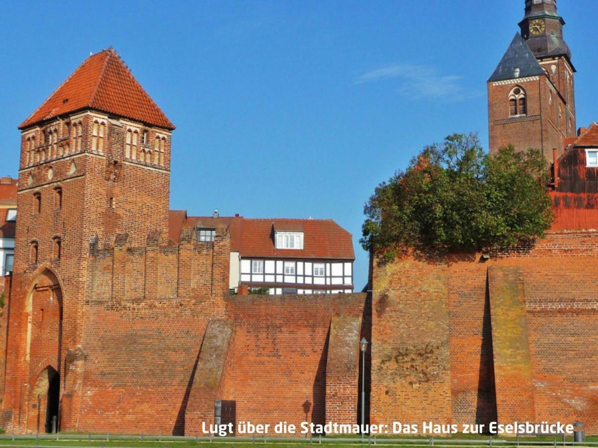 Haus Zur Eselsbruecke Appartement Tangermünde Buitenkant foto